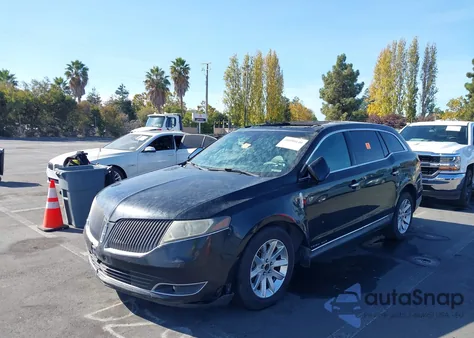 2013 Lincoln Mkt Livery from USA, damaged, VIN 2LMHJ5NK5DBL52289